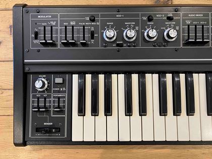 Roland-SH2"
